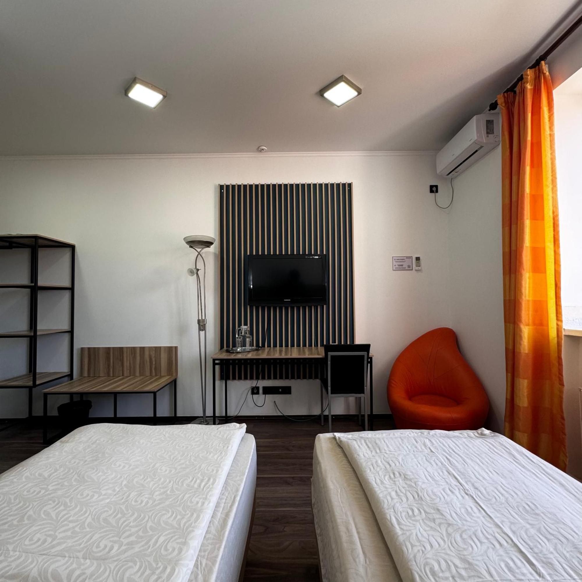Amir Hotel Karakol Ngoại thất bức ảnh