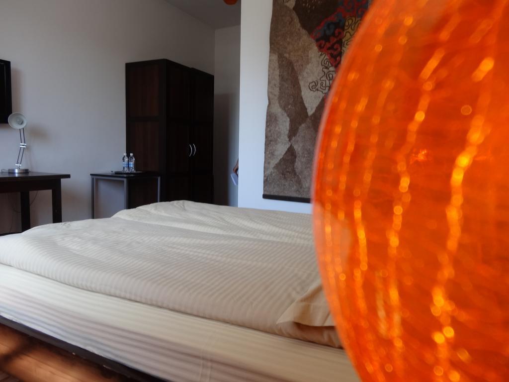 Amir Hotel Karakol Phòng bức ảnh
